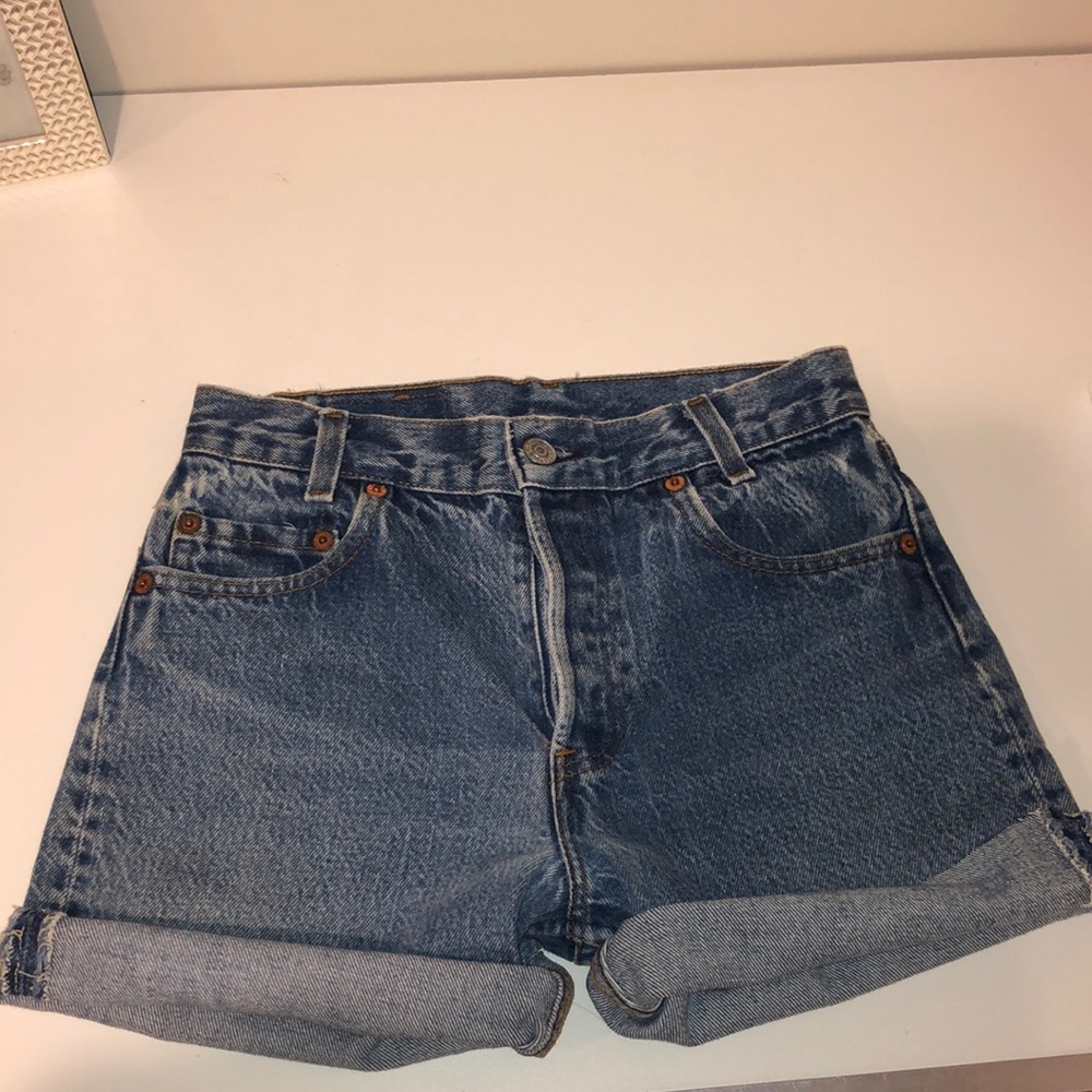 High waisted Levi’s cut-offs
